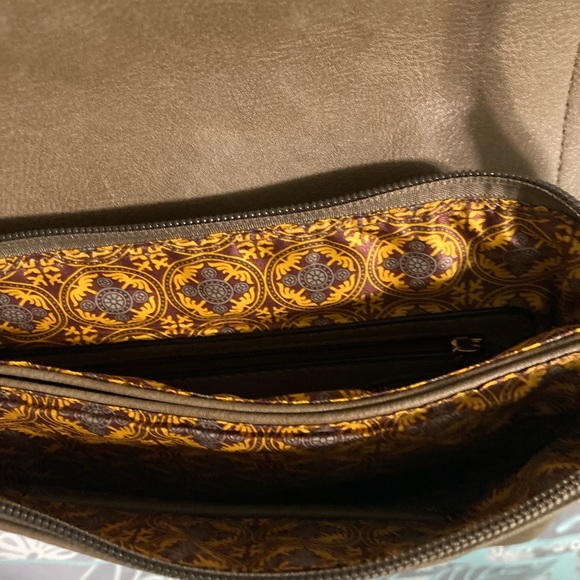 Beautiful lead safe cross body bag approved vegan light brown 10”wide 11”tall ! - Picture 3 of 7